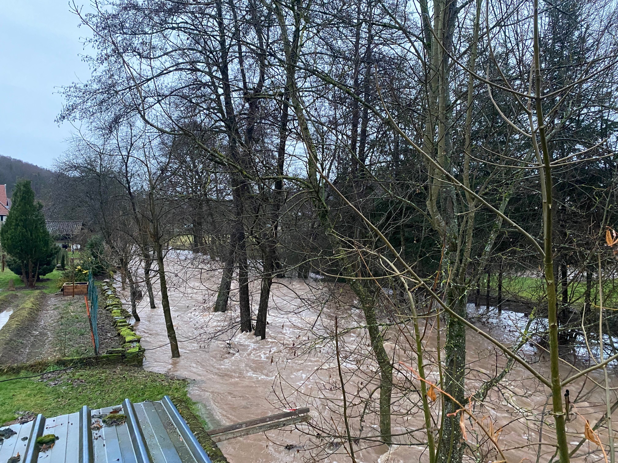 
    
            
                    Hochwasser Elzbach
                
        
